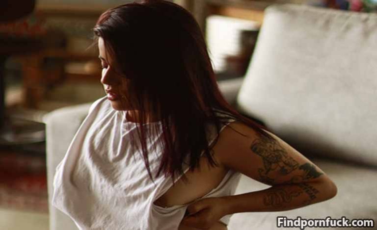 Nude Cam Girlfriends: The Hidden Threat to Intimacy and Affection findpornfuck